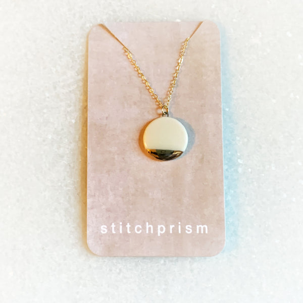 Small Circle Necklace - White (Gold)
