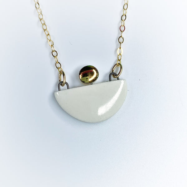 Small Boat Necklace - White (Gold)