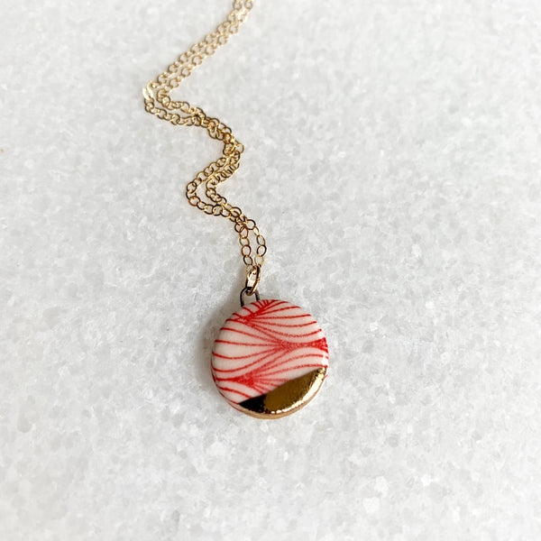 Small Circle Necklace - Red Waves (Gold)